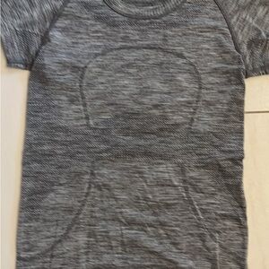 Lululemon Athletica Charcoal Heather Short Sleeve Tee